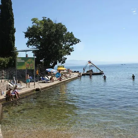 Mediteraneo Apartman *