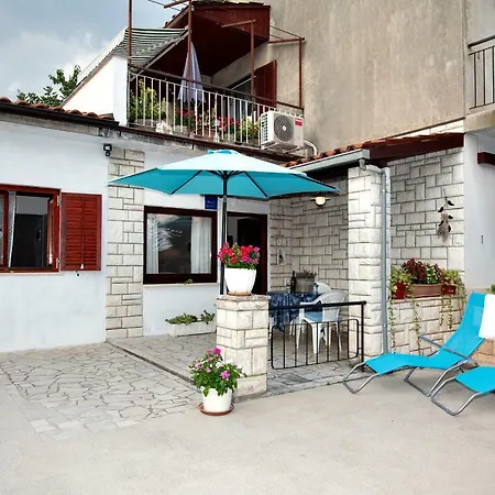 Mediteraneo Apartment *